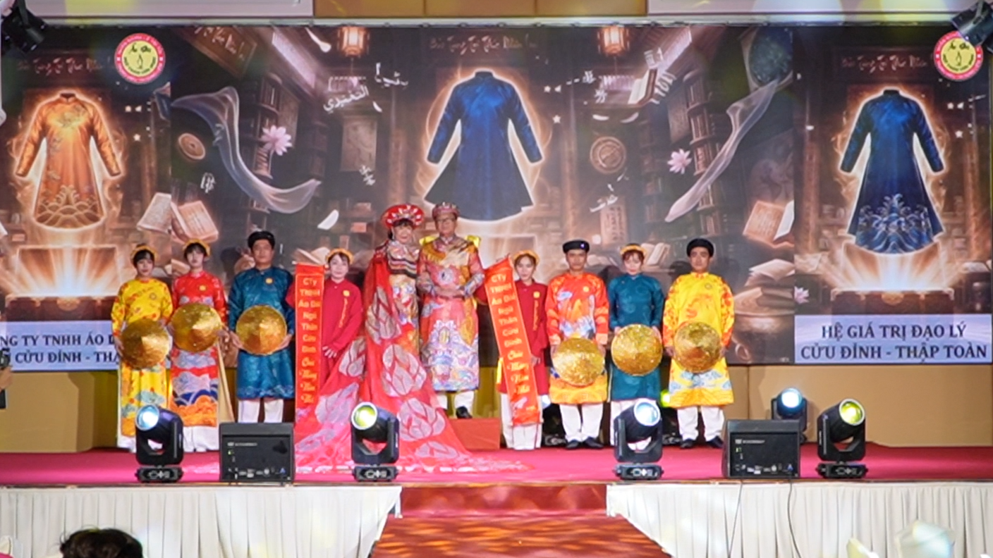 01.TRÌNH DIỄN BH KỲ DIỆU ÁO DÀI MƯỜI CHỮ VÀNG 150326 Time 0 08 4356