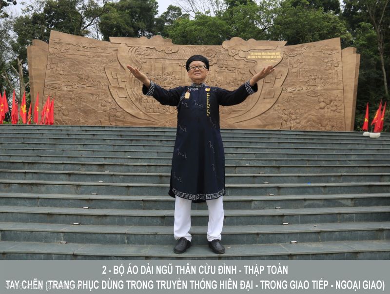 ÁO DÀI NGŨ THÂN CỬU ĐỈNH TAY CHẺN - XANH THANH - ĐÍNH ĐÁ