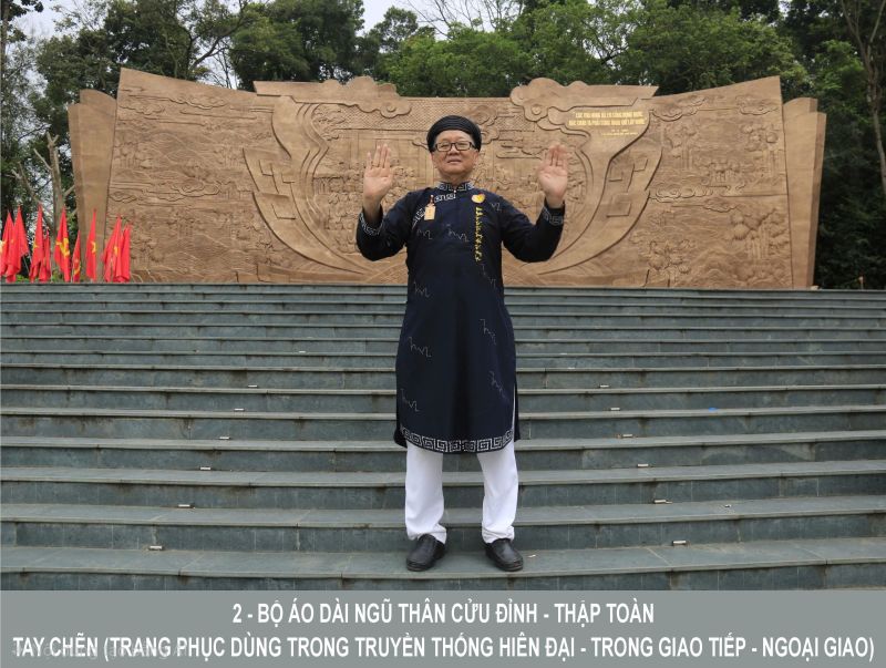 ÁO DÀI NGŨ THÂN CỬU ĐỈNH TAY CHẺN - XANH THANH - ĐÍNH ĐÁ