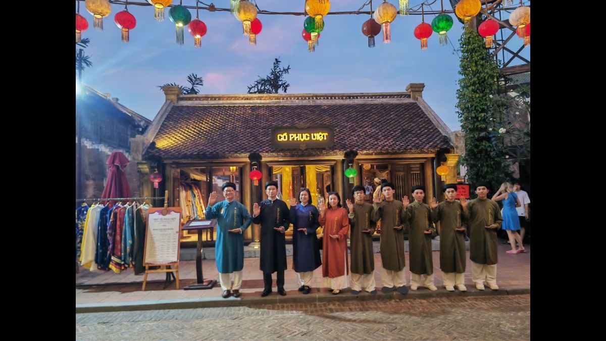 &Aacute;O D&Agrave;I NGŨ TH&Acirc;N CỬU ĐỈNH Đ&Oacute;N NHẬN MƯỜI CHỮ V&Agrave;NG TẠI ĐẢO NGỌC PH&Uacute; QUỐC HVL