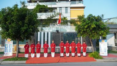 TIN TỨC TUẦN LỄ 43 - 52 TUẦN LỄ MẶC &Aacute;O D&Agrave;I CH&Agrave;O CỜ C&Ocirc;NG TY TNHH &Aacute;O D&Agrave;I CỬU ĐỈNH - THẬP TO&Agrave;N