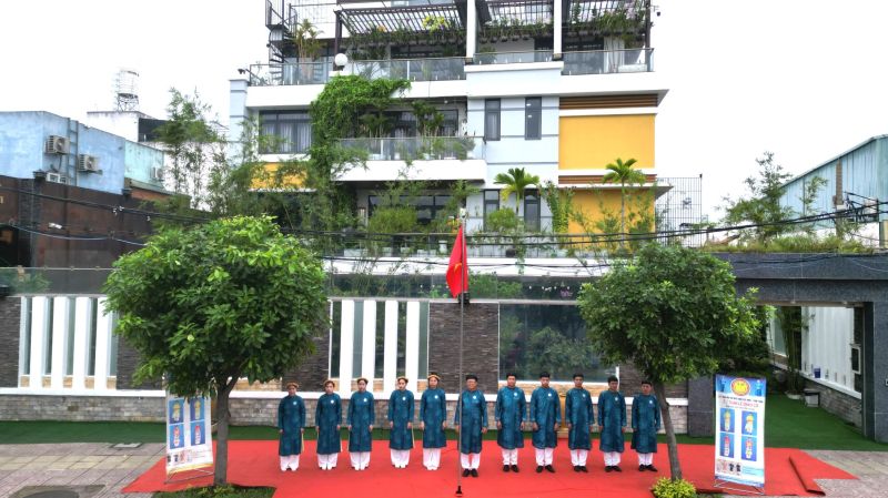 TIN TỨC TUẦN THỨ 33 &ndash; 52 TUẦN LỄ MẶC &Aacute;O D&Agrave;I CH&Agrave;O CỜ C&Ocirc;NG TY TNHH &Aacute;O D&Agrave;I NGŨ TH&Acirc;N CỬU ĐỈNH &ndash; THẬP TO&Agrave;N