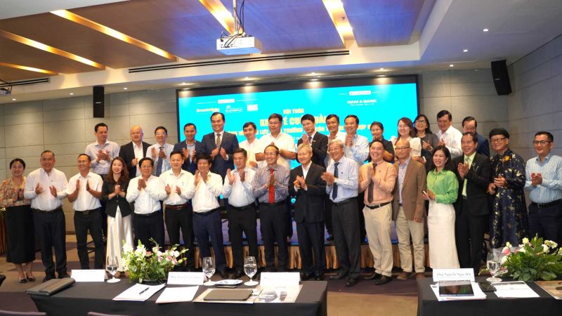 TIN TỨC HỘI THẢO KINH TẾ CUỐI TUẦN - &ldquo;Tiềm năng v&agrave; động lực tăng trưởng mới của TP.HCM sau hợp nhất&rdquo;