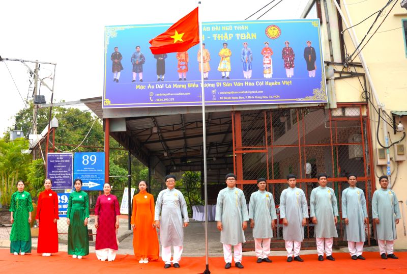 TIN TỨC TUẦN THỨ 23 &ndash; 52 TUẦN LỄ MẶC &Aacute;O D&Agrave;I CH&Agrave;O CỜ C&Ocirc;NG TY TNHH &Aacute;O D&Agrave;I NGŨ TH&Acirc;N CỬU ĐỈNH &ndash; THẬP TO&Agrave;N